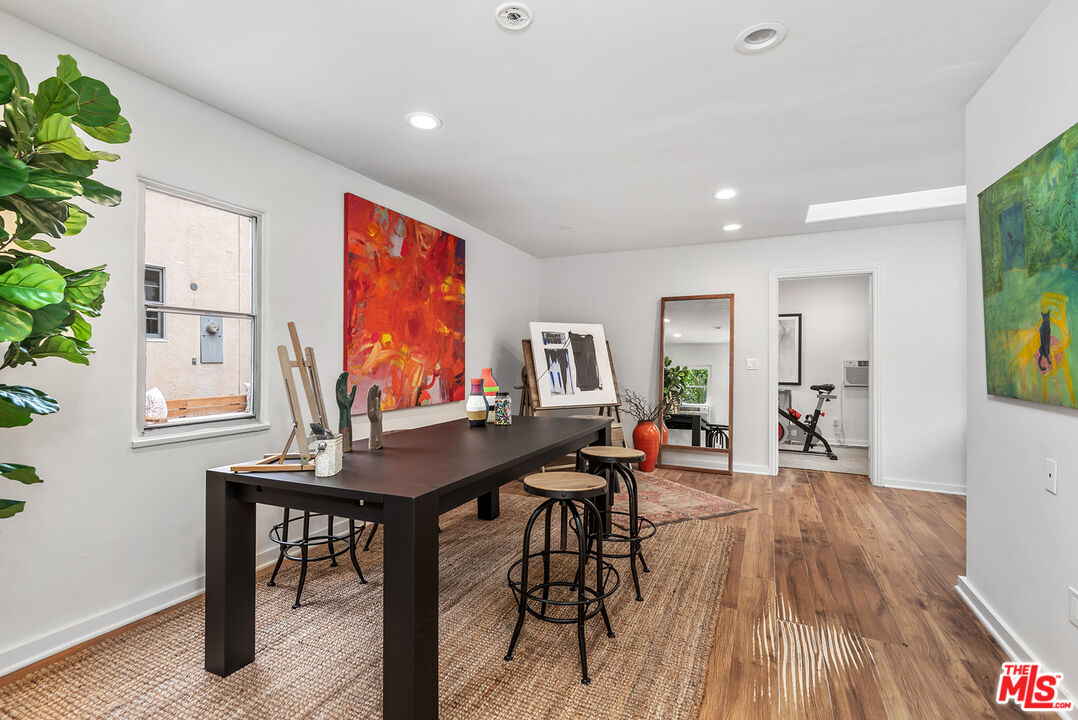 128 S Hamel Dr