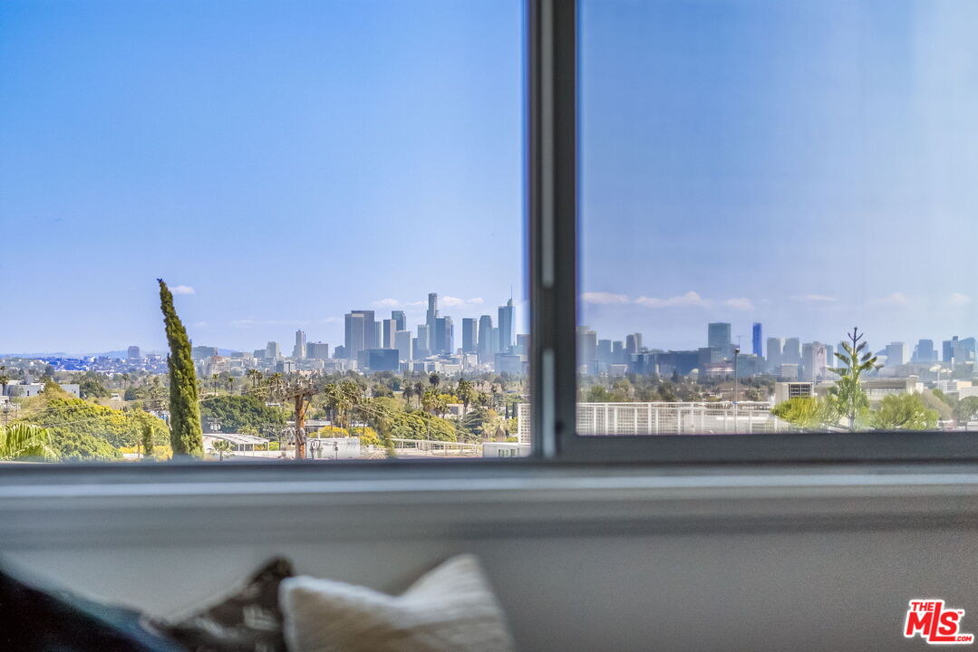 1155 N La Cienega Blvd Unit: 411