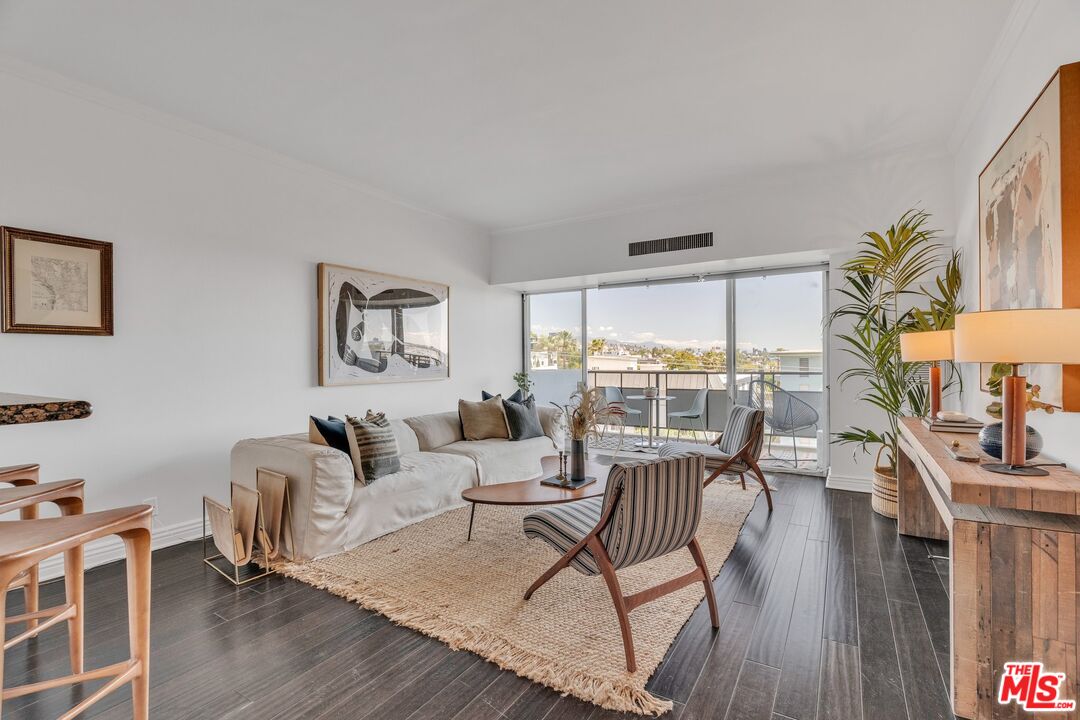 1155 N La Cienega Blvd Unit: 411