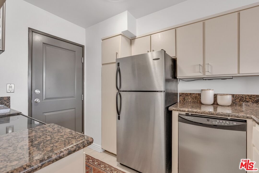 1155 N La Cienega Blvd Unit: 411