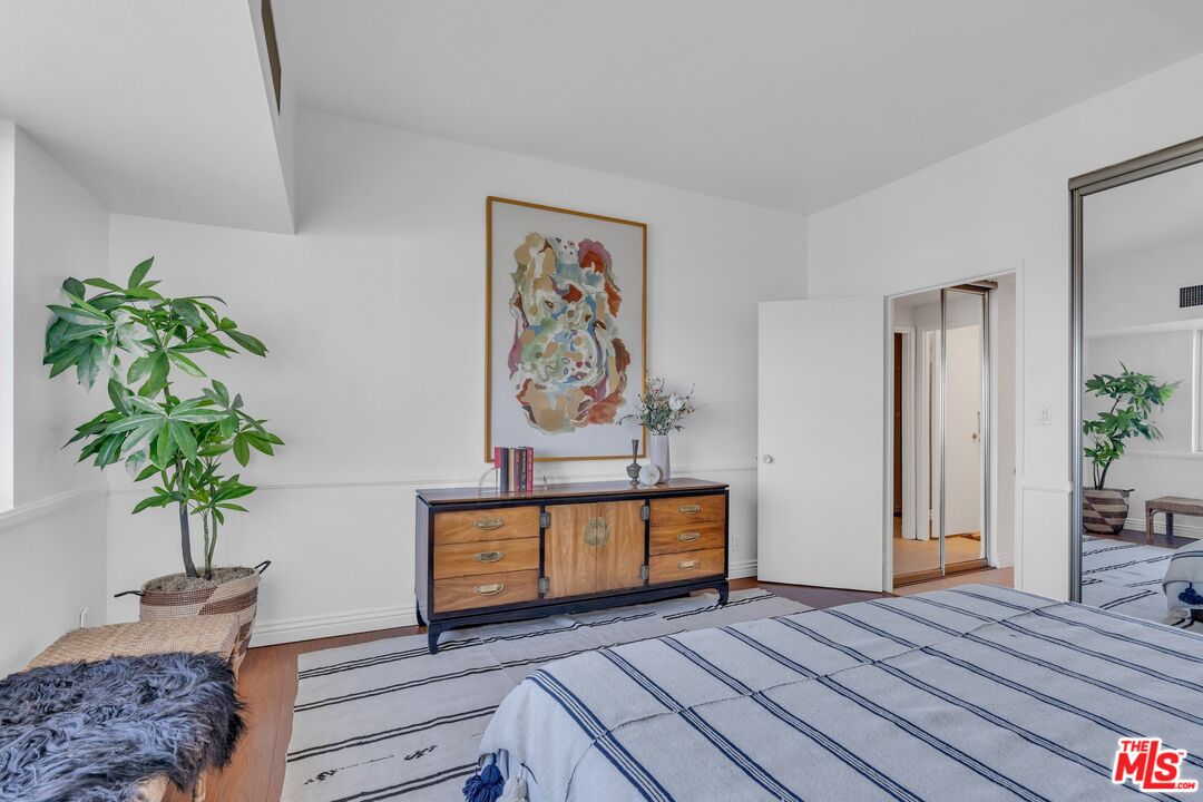 1155 N La Cienega Blvd Unit: 411