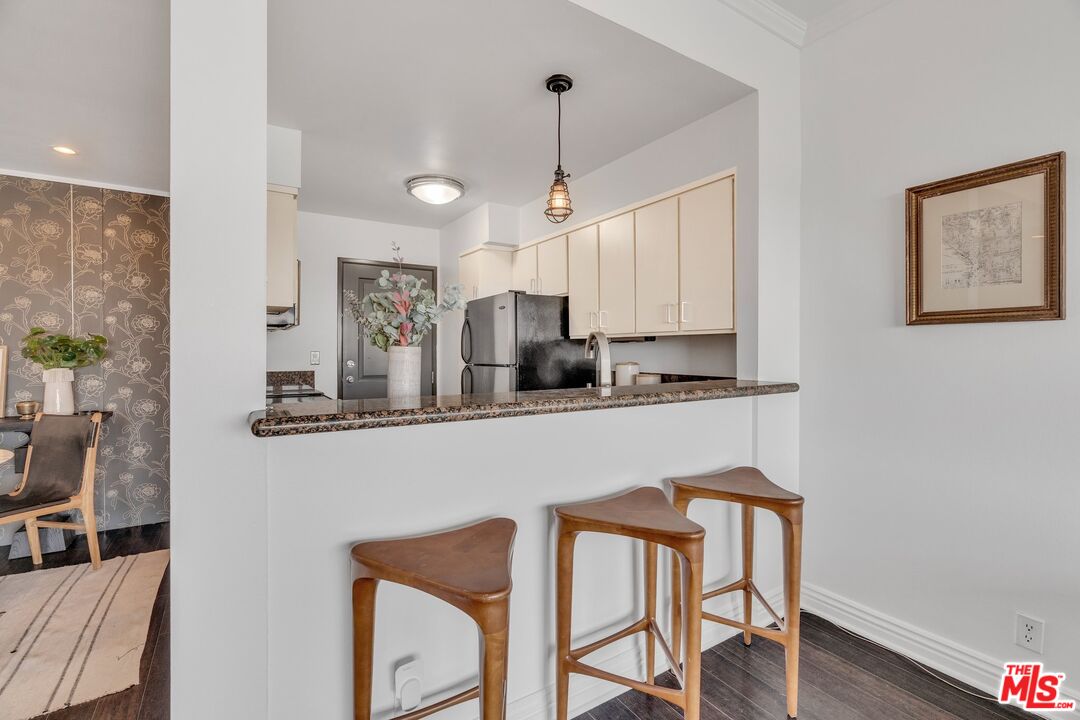 1155 N La Cienega Blvd Unit: 411