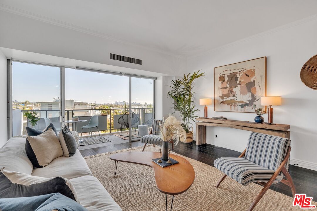 1155 N La Cienega Blvd Unit: 411