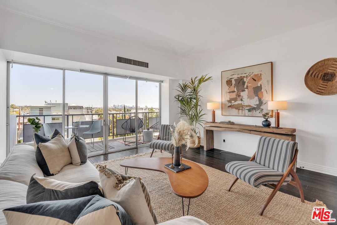 1155 N La Cienega Blvd Unit: 411