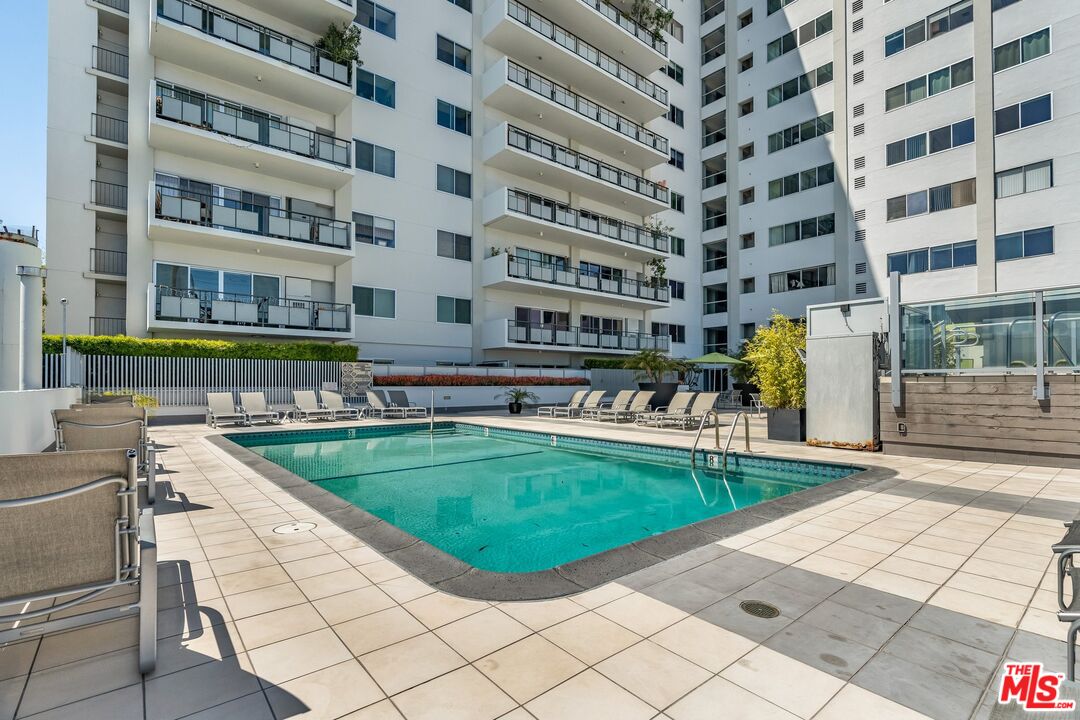 1155 N La Cienega Blvd Unit: 411