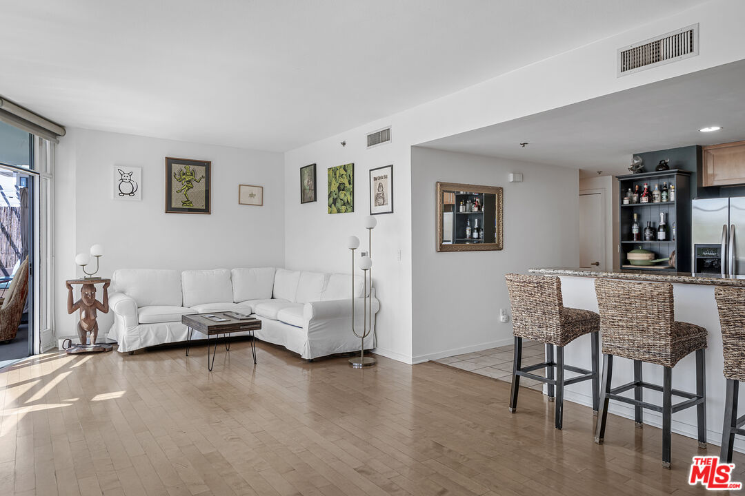 411 W Seaside Way Unit: 104