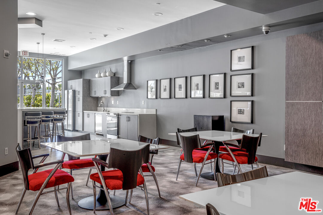 411 W Seaside Way Unit: 104