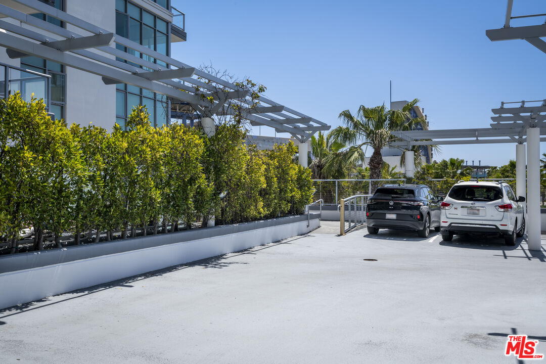 411 W Seaside Way Unit: 104