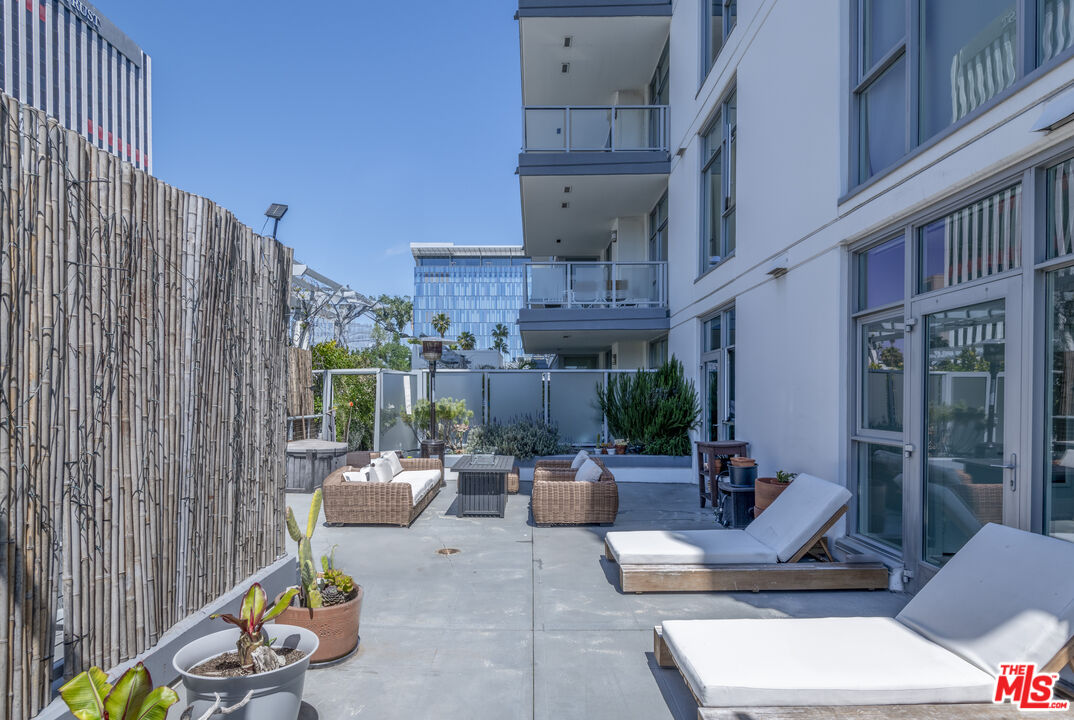 411 W Seaside Way Unit: 104