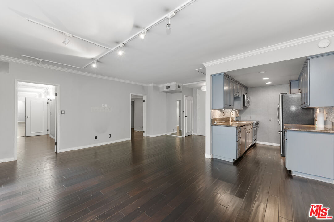 1131 ALTA LOMA RD Unit: 317