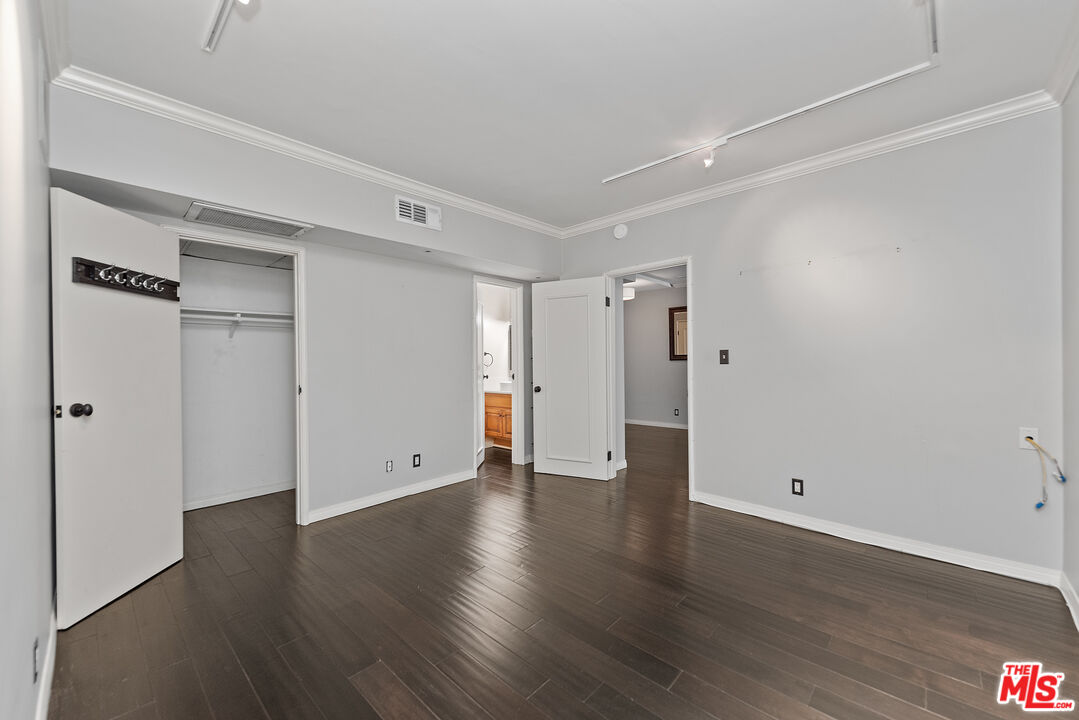 1131 ALTA LOMA RD Unit: 317