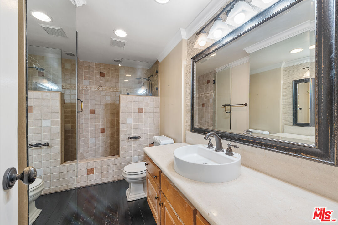 1131 ALTA LOMA RD Unit: 317