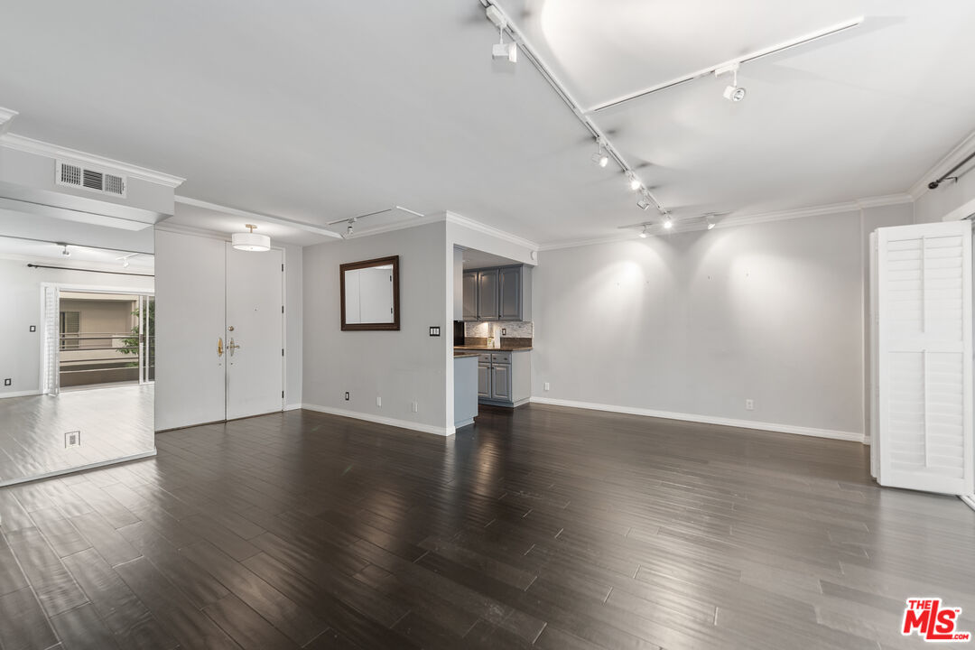 1131 ALTA LOMA RD Unit: 317