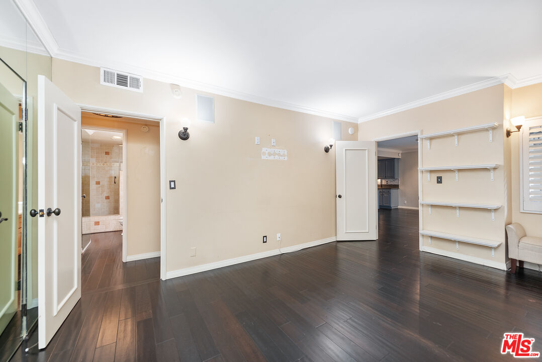 1131 ALTA LOMA RD Unit: 317