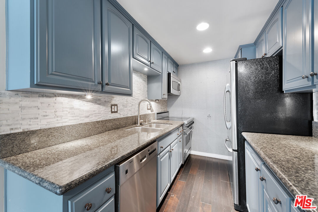 1131 ALTA LOMA RD Unit: 317