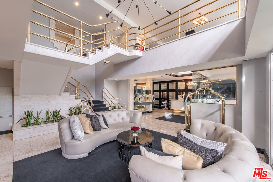 1131 ALTA LOMA RD Unit: 317