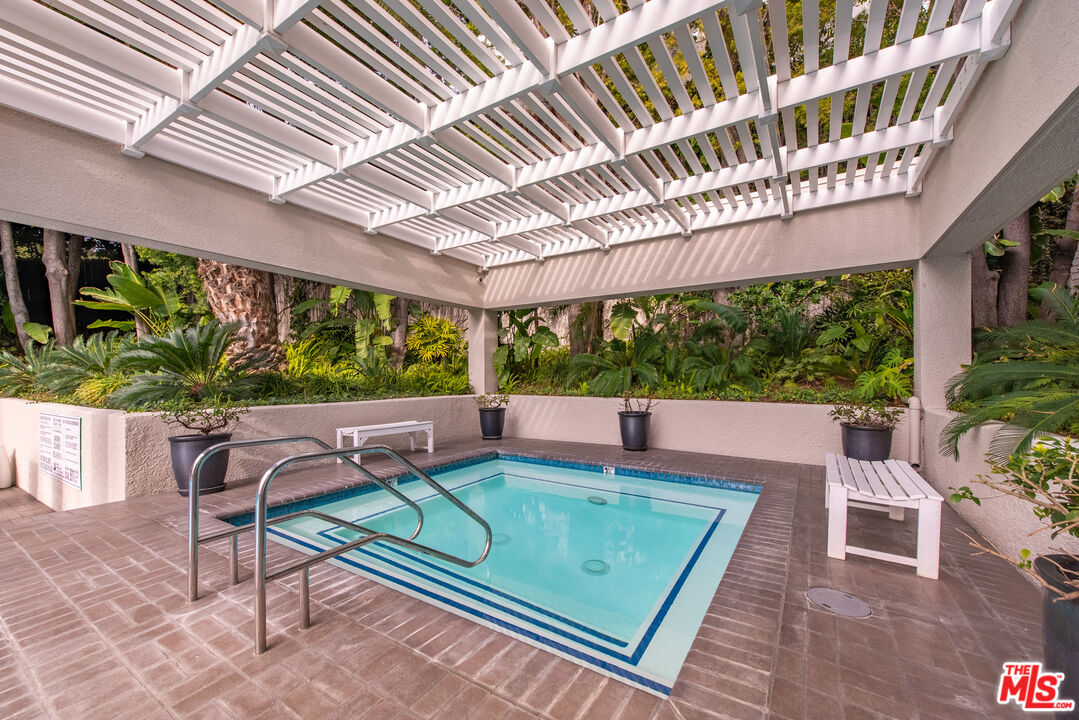 1131 ALTA LOMA RD Unit: 317