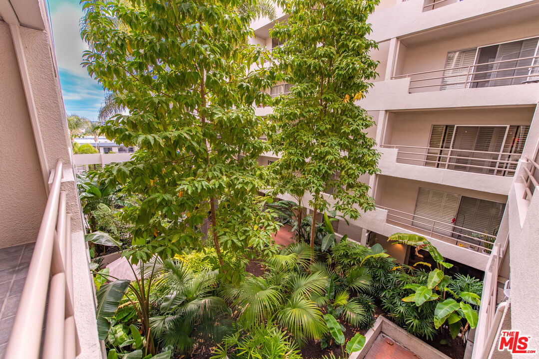 1131 ALTA LOMA RD Unit: 317