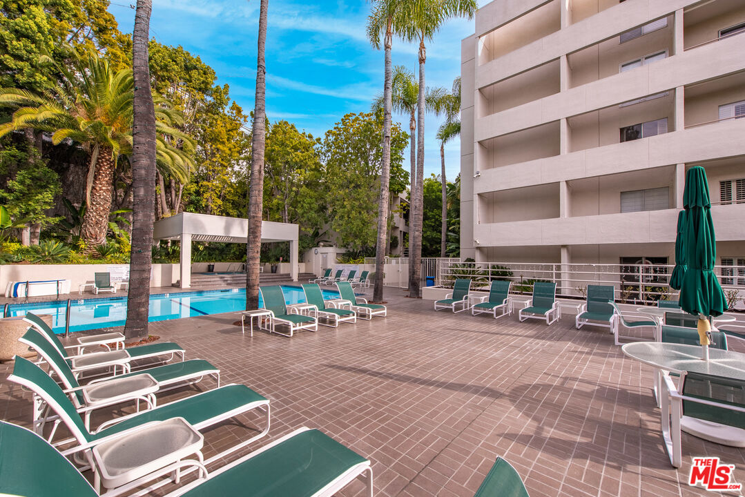 1131 ALTA LOMA RD Unit: 317