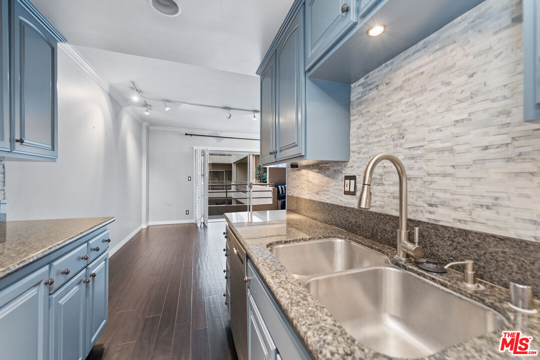 1131 ALTA LOMA RD Unit: 317