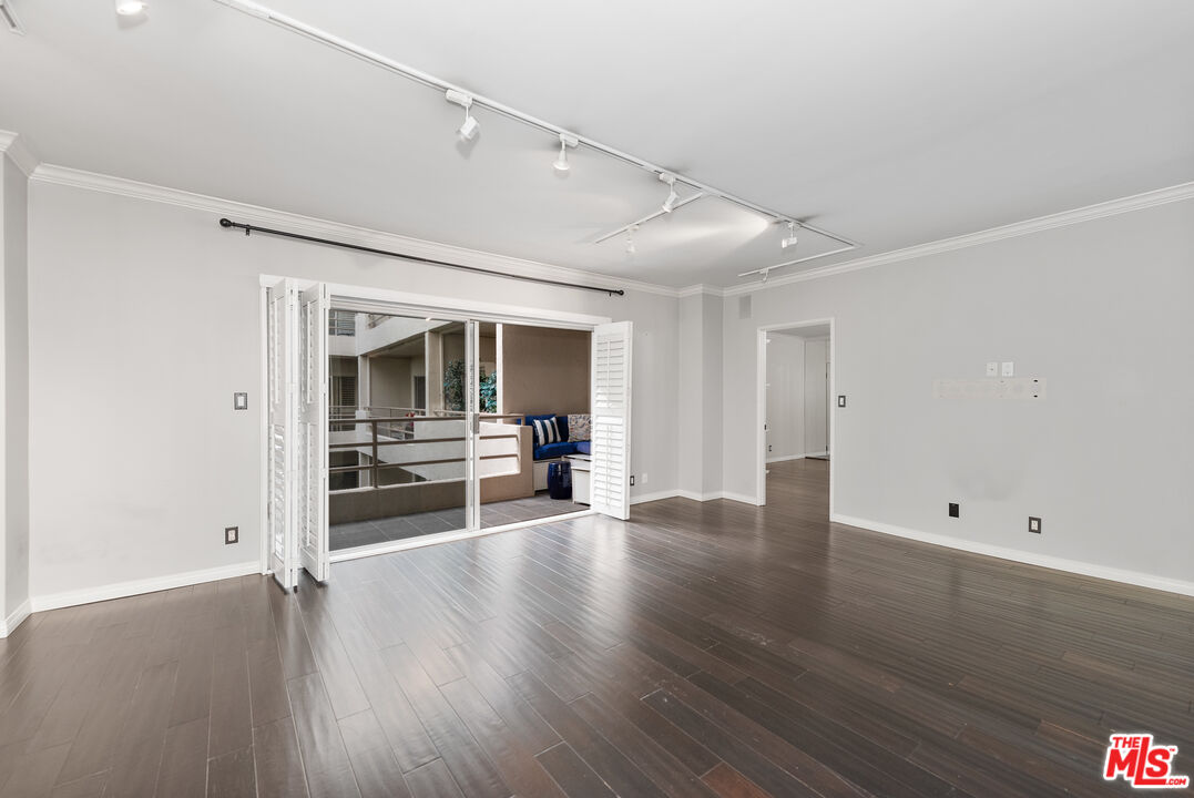 1131 ALTA LOMA RD Unit: 317