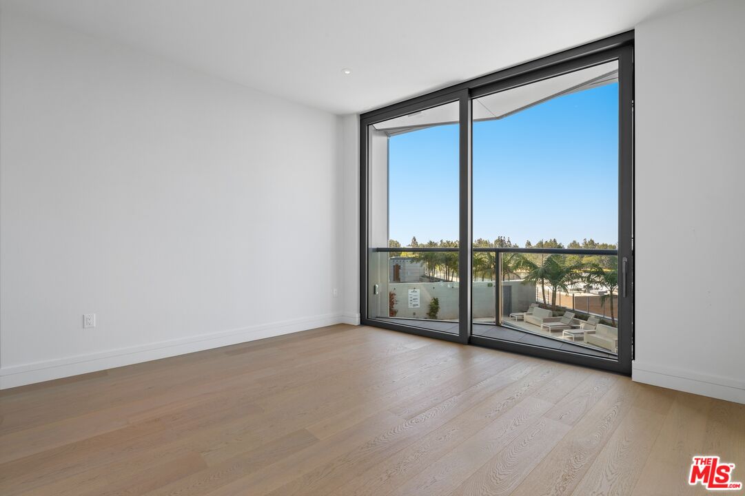 211 Elm Court Unit: 3B