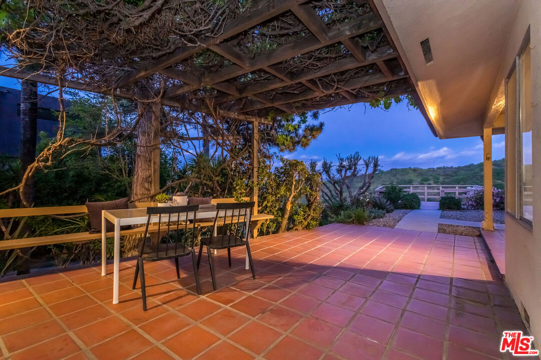 3700 Beverly Ridge Dr