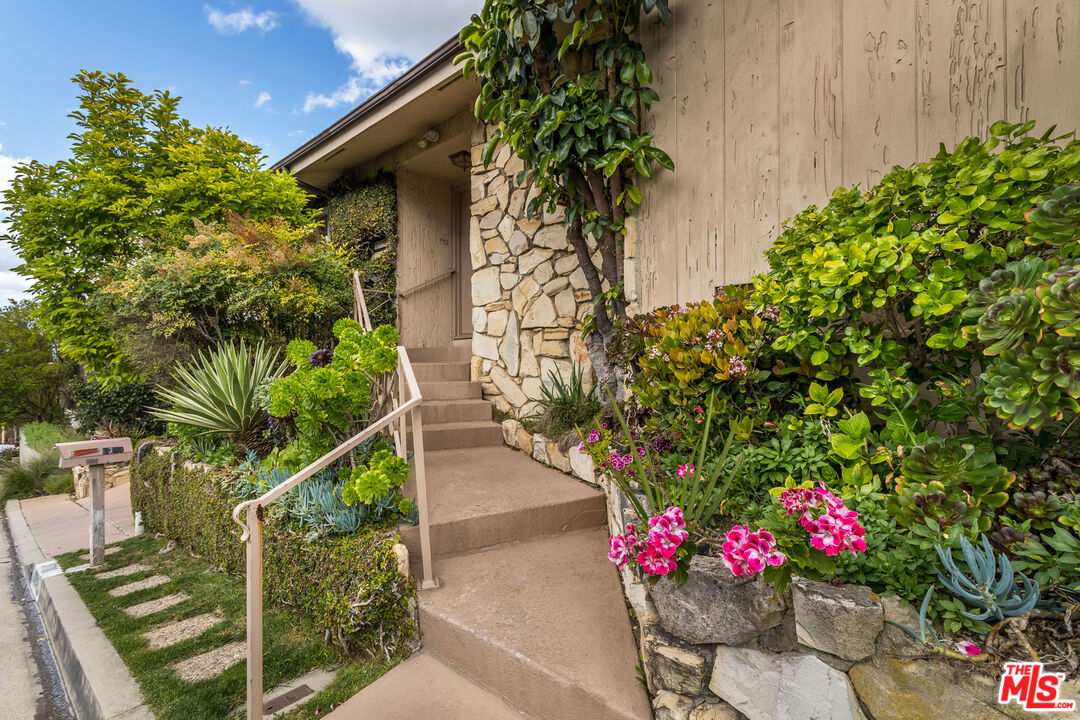 3700 Beverly Ridge Dr