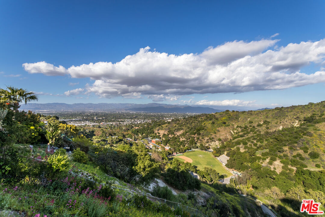 3700 Beverly Ridge Dr