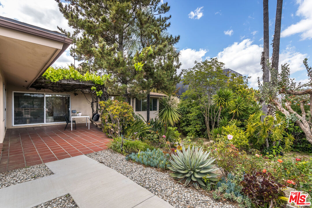 3700 Beverly Ridge Dr