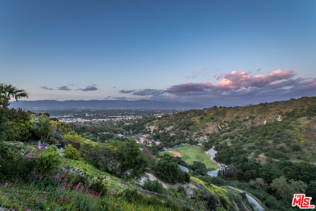 3700 Beverly Ridge Dr