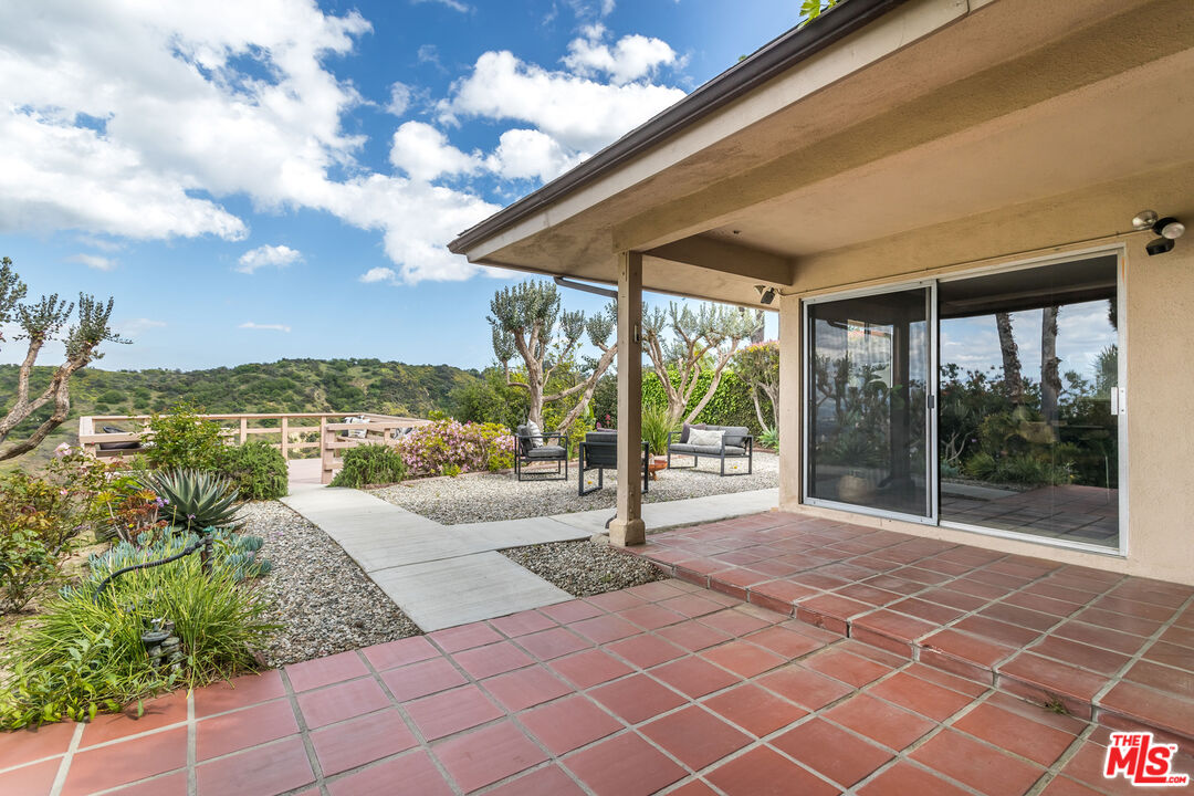 3700 Beverly Ridge Dr