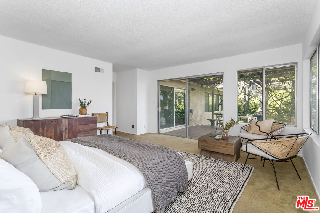 3700 Beverly Ridge Dr