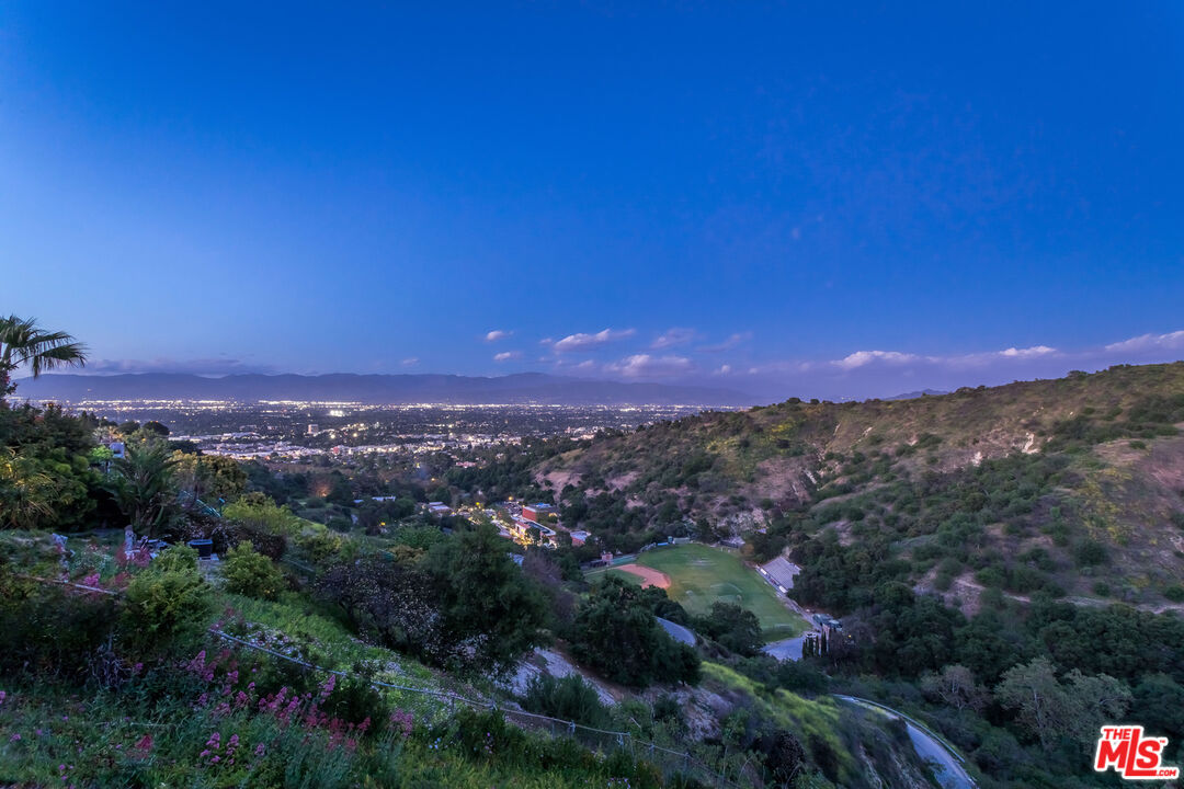 3700 Beverly Ridge Dr