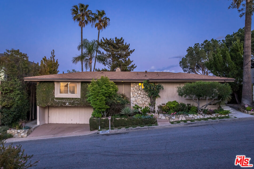 3700 Beverly Ridge Dr