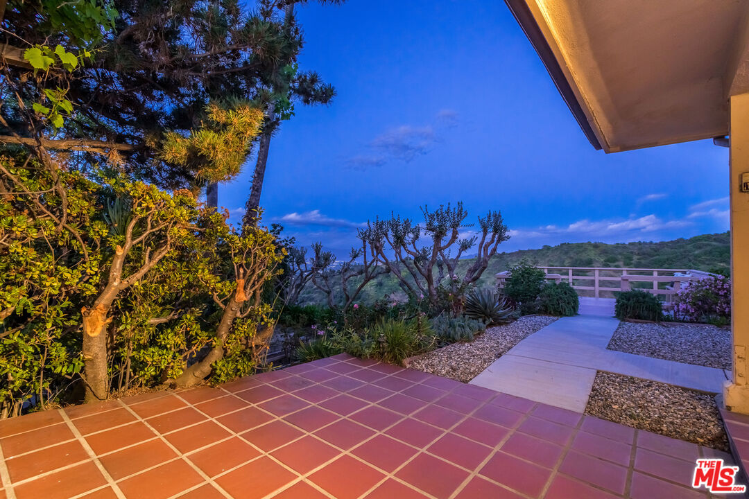 3700 Beverly Ridge Dr