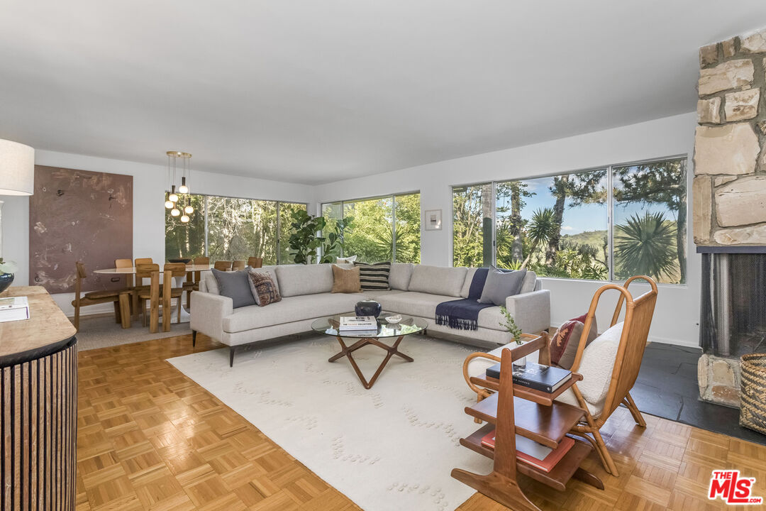 3700 Beverly Ridge Dr