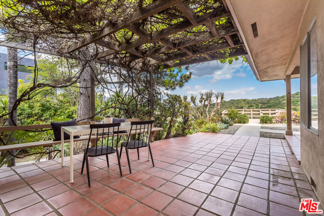 3700 Beverly Ridge Dr