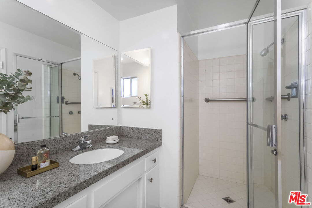 3700 Beverly Ridge Dr