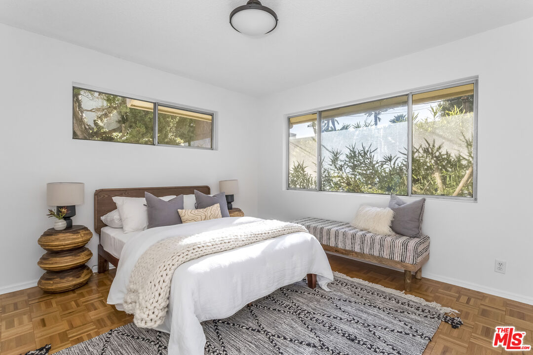 3700 Beverly Ridge Dr