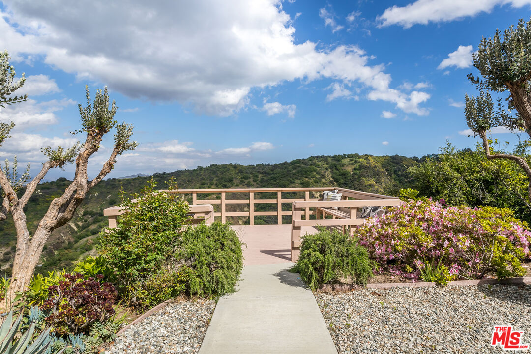 3700 Beverly Ridge Dr