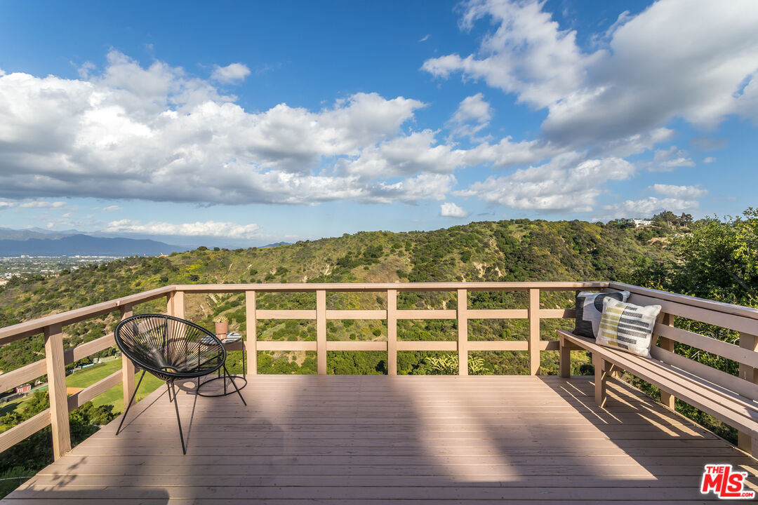 3700 Beverly Ridge Dr