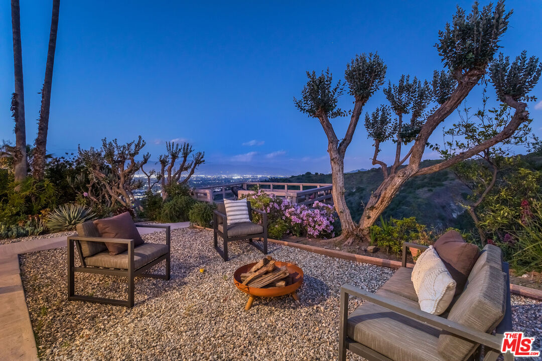 3700 Beverly Ridge Dr