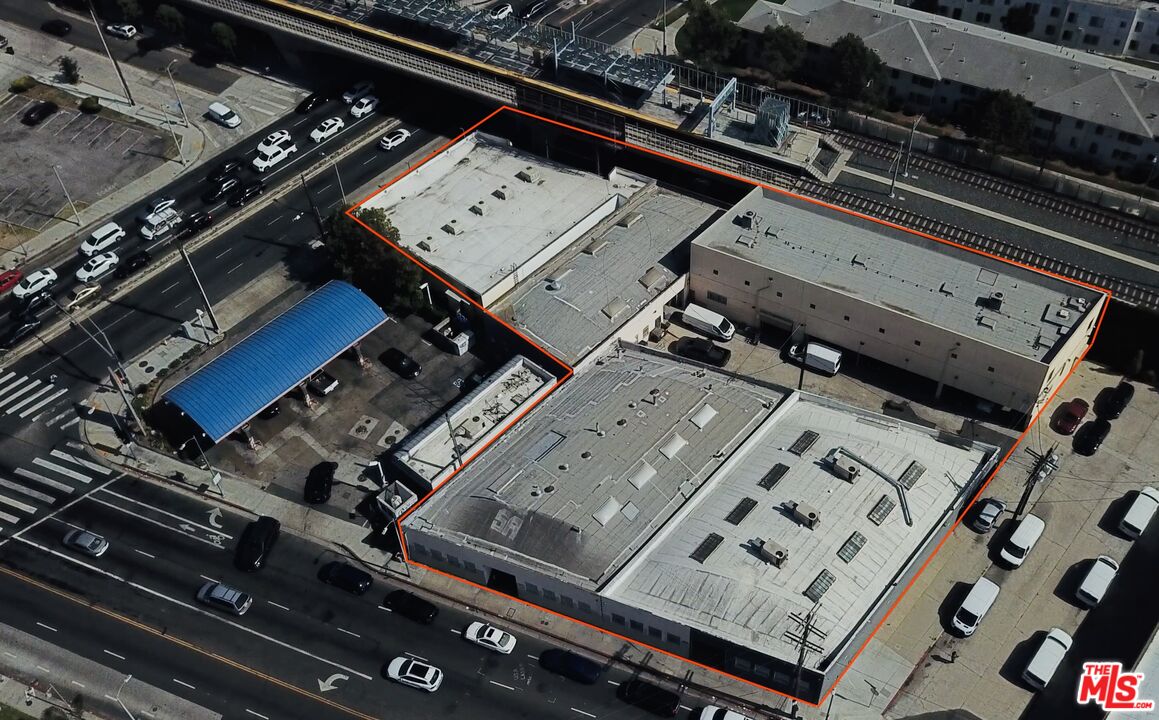 5112 W Jefferson Blvd