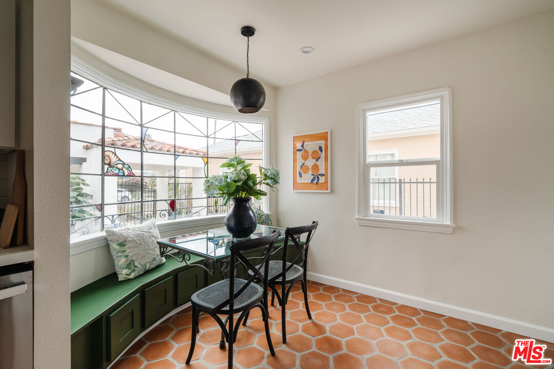 3867 Degnan Blvd