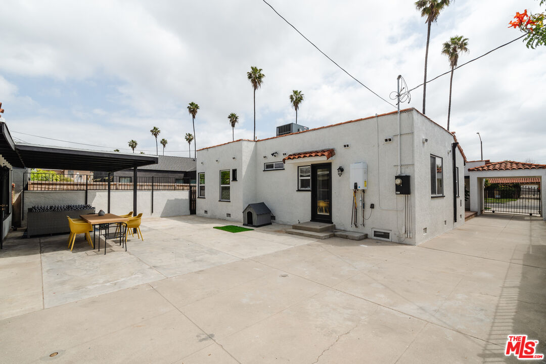 3867 Degnan Blvd