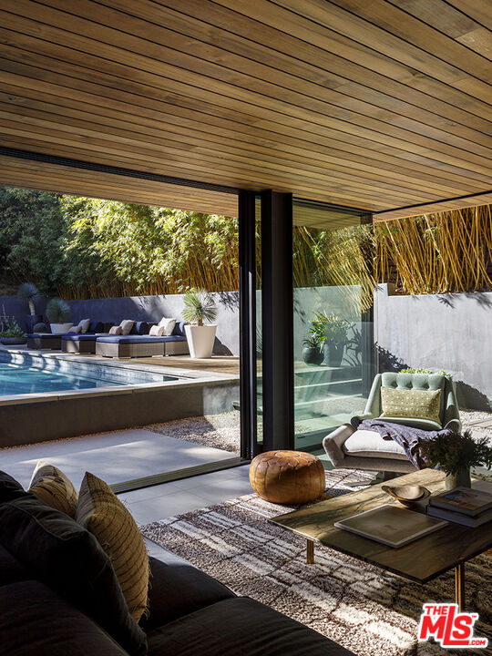 8970 Wonderland Park Ave