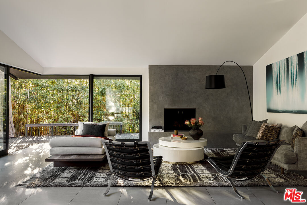 8970 Wonderland Park Ave