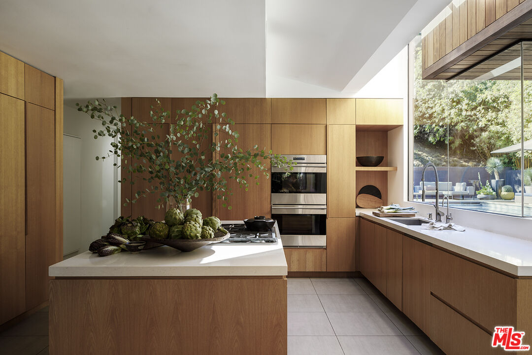 8970 Wonderland Park Ave