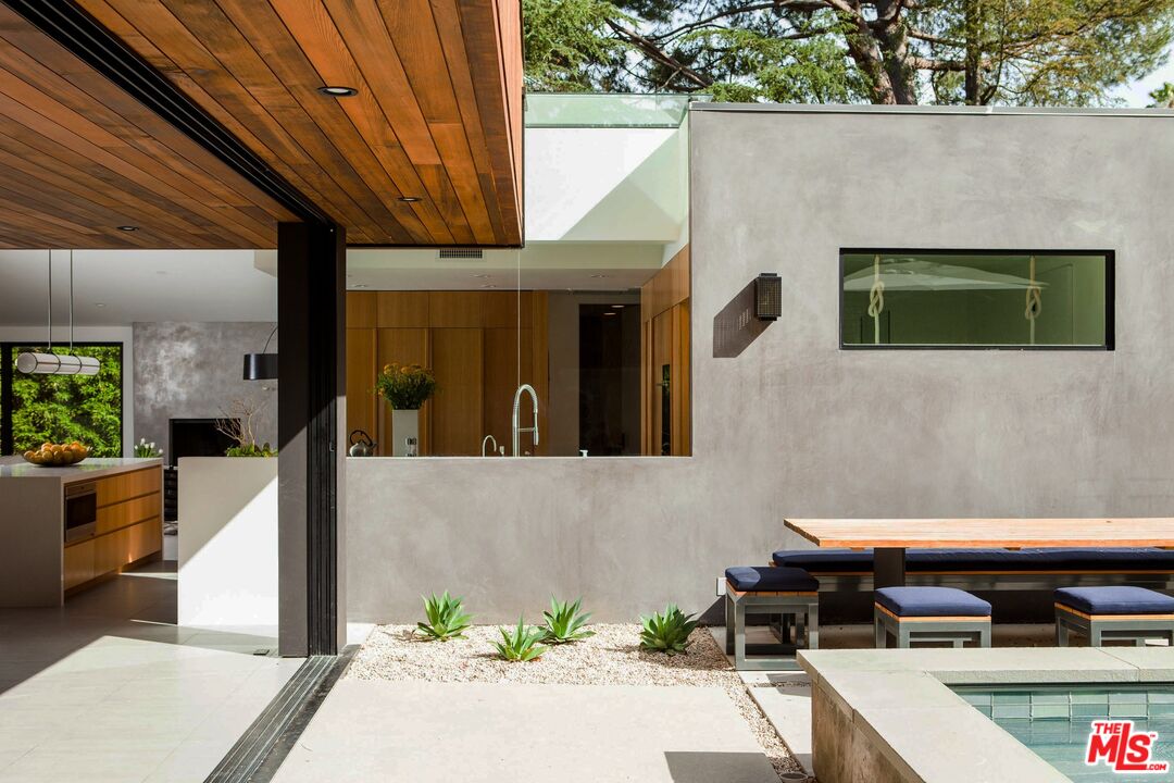 8970 Wonderland Park Ave